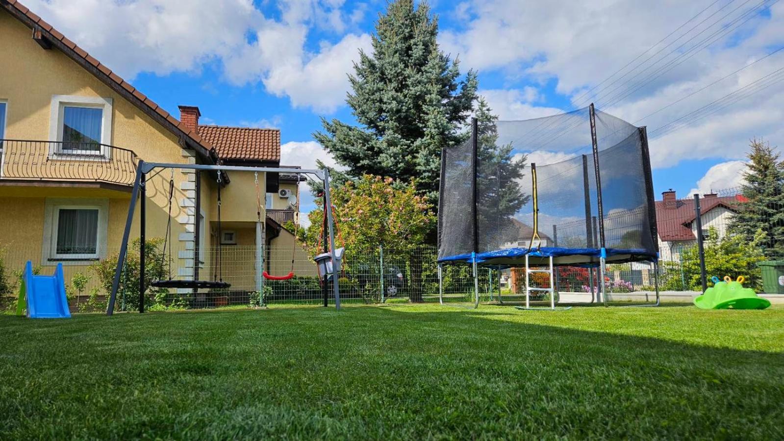 Comfort Apartments Освиенцим Екстериор снимка